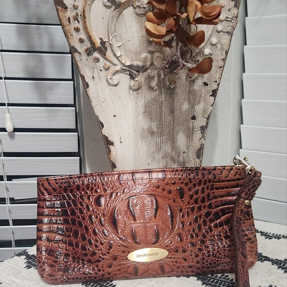 Brahmin clutch/wristlet - Picture 1 of 5